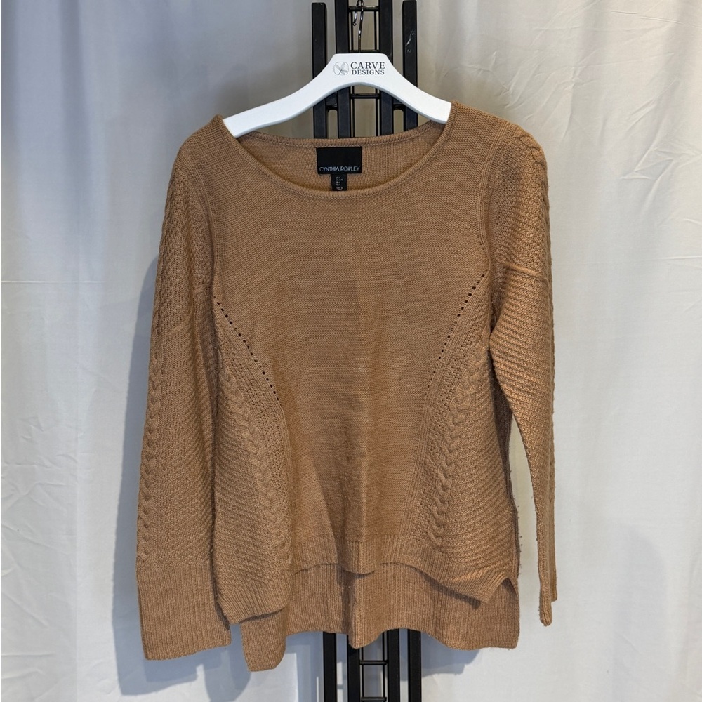 Carve Designs Tan Crew Neck‎ Sweater